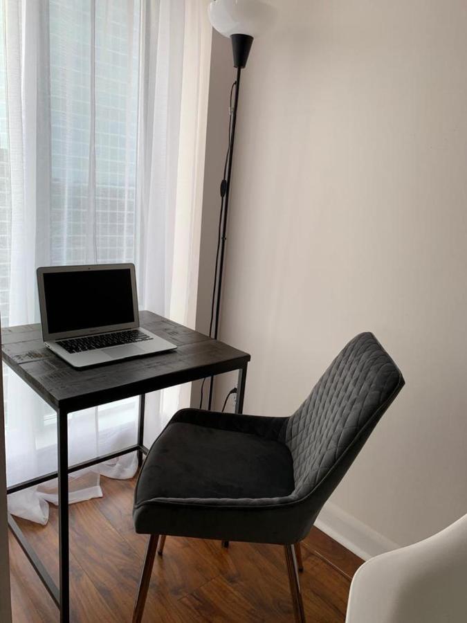 Apartment/2Bedrooms/2 Full Bathrooms/Free Parking Toronto Eksteriør billede