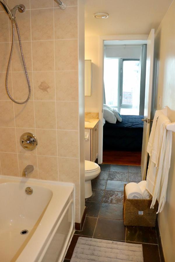 Apartment/2Bedrooms/2 Full Bathrooms/Free Parking Toronto Eksteriør billede